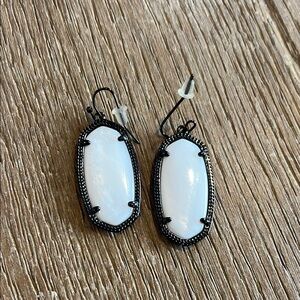 Kendra Scott Elle earrings